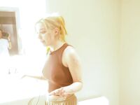 Anni the Duck [Still Biggest German Thot]