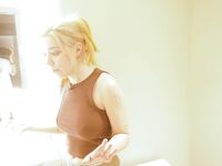 Anni the Duck [Still Biggest German Thot]