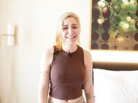 Anni the Duck [Still Biggest German Thot]