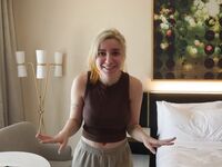 Anni the Duck [Still Biggest German Thot]