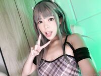 want a wild girlfriend like me fuckable breedable and HORNY