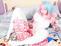 RiiniMoon The British Monster Babe