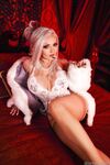 Jessica Nigri sexy lingerie in bed