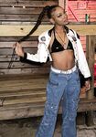 Aaliyah White, born 12-05-1994, 5'9