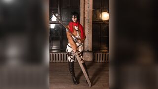 Vinnegal Mikasa Cosplay